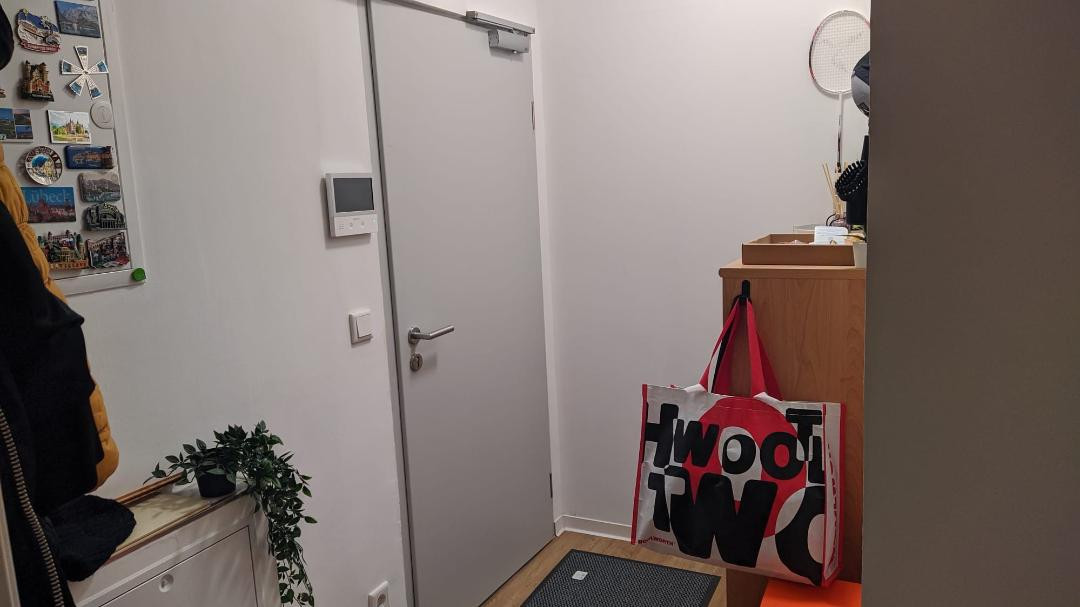 Bright 2-Room Apartment in Central Location Available from 01.11 – Frankfurt am Main